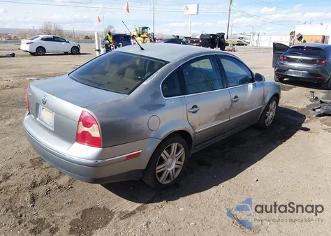 2005 Volkswagen Passat Gls 1.8T from USA, damaged, VIN WVWAD63B35E044027